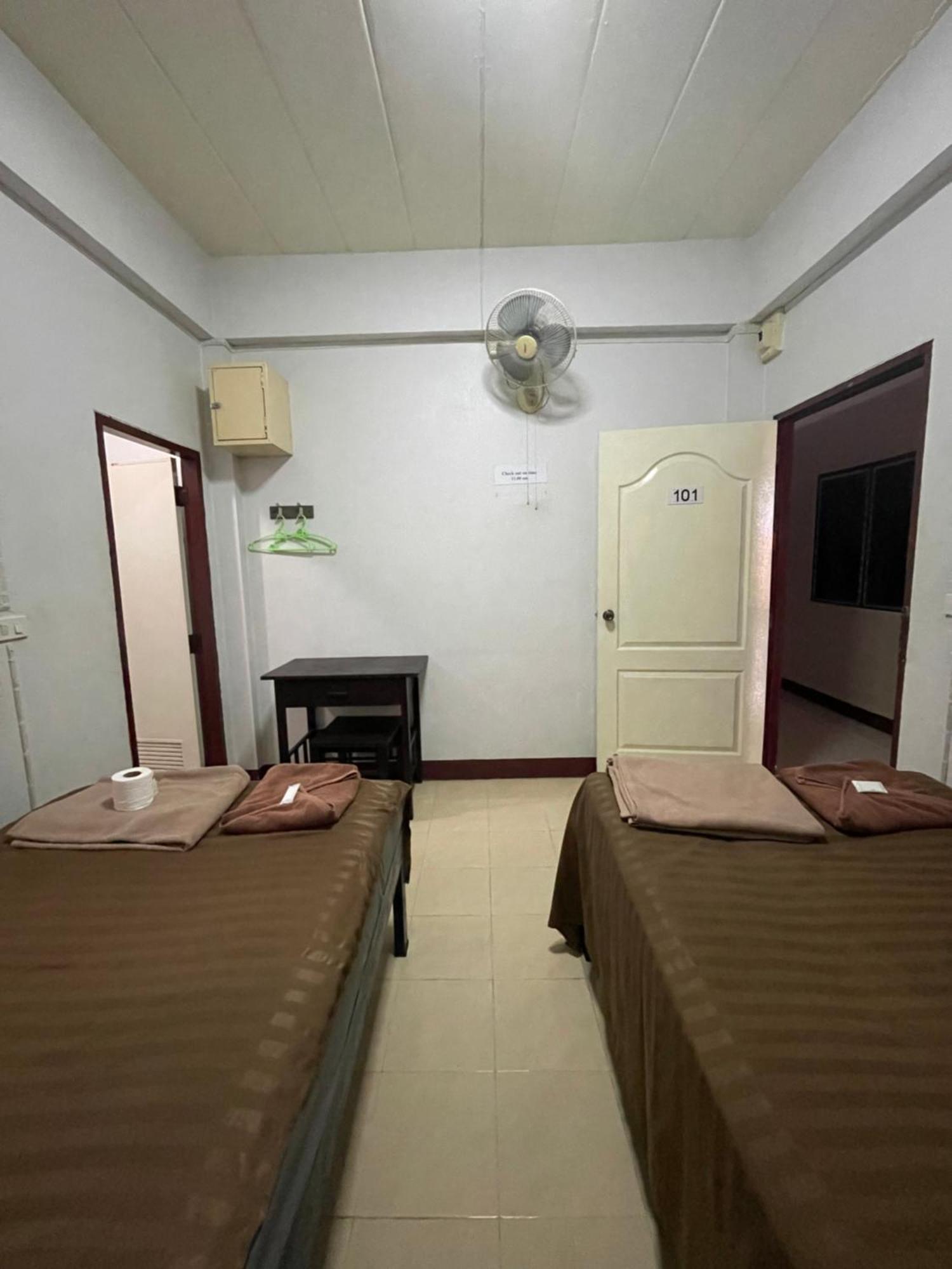 JJ Guesthouse Chiang Mai Extérieur photo
